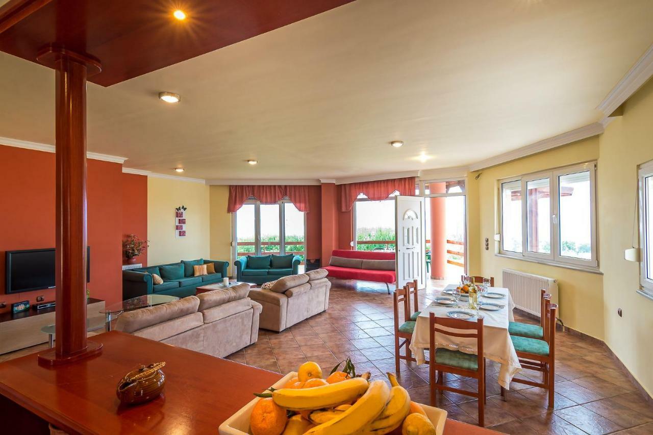 Villa Helen 200m from the beach in Tersanas Exteriör bild